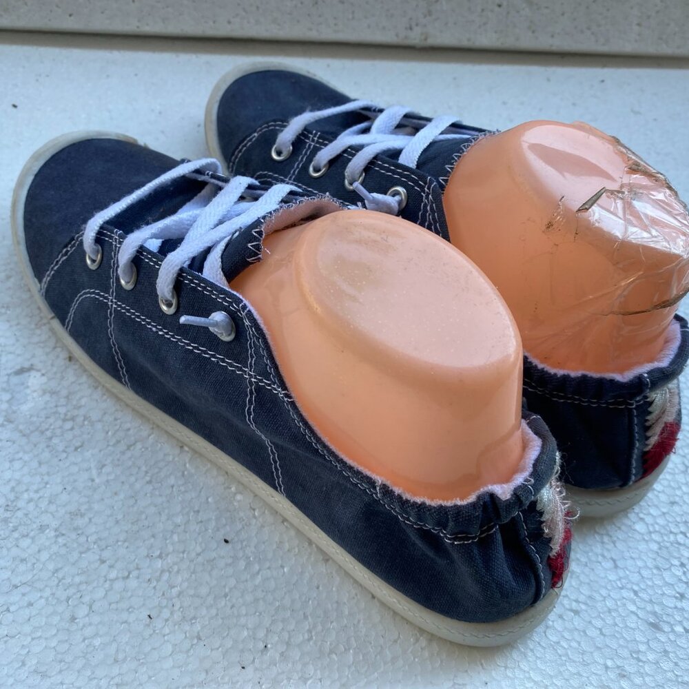 Time and Tru Women’s Blue Scrunch Back Sneaker Memory Foam Canvas Shoes Size 10 - Picture 8 of 14